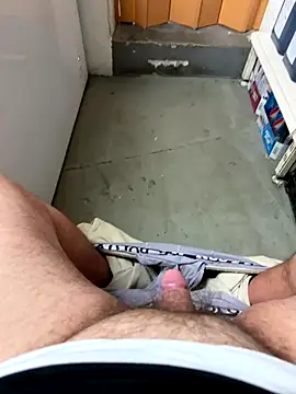 Snapshot of buri232 chatting on September 10, 2025, 12:05 pm buri232 online show from September 10, 2025, 12:05 pm