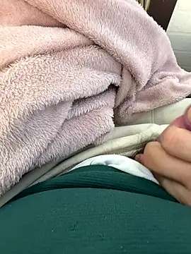 Snapshot of buri232 chatting on September 30, 2025, 3:50 pm buri232 online show from September 30, 2025, 3:50 pm