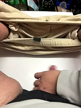 Snapshot of buri232 chatting on November 28, 2025, 1:25 pm buri232 online show from November 28, 2025, 1:25 pm