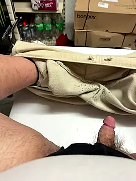 Snapshot of buri232 chatting on November 30, 2025, 1:15 pm buri232 online show from November 30, 2025, 1:15 pm