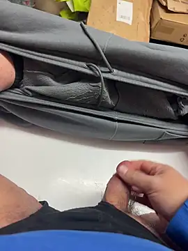 Snapshot of buri232 chatting on December 3, 2025, 3:10 pm buri232 online show from December 3, 2025, 3:10 pm