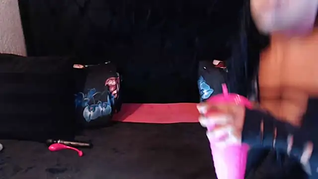 Snapshot of Ducheess chatting on November 1, 2025, 11:07 pm Ducheess online show from November 1, 2025, 11:07 pm