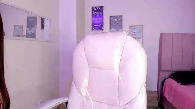 Snapshot of bluee_hazell chatting on March 17, 2025, 12:25 pm bluee hazell online show from March 17, 2025, 12:25 pm