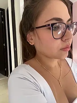 Snapshot of NatashaCruz- chatting on November 6, 2025, 8:43 pm NatashaCruz- online show from November 6, 2025, 8:43 pm