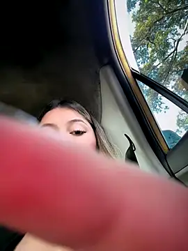 lunablossom  online show from December 13, 2025, 9:31 pm