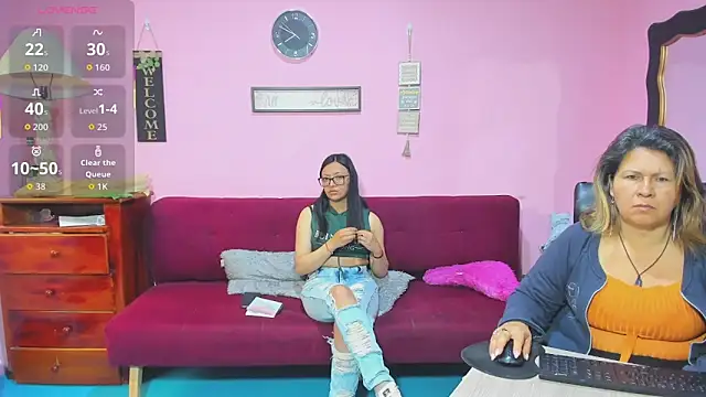 lesbiancuple online show from October 20, 2025, 12:49 pm