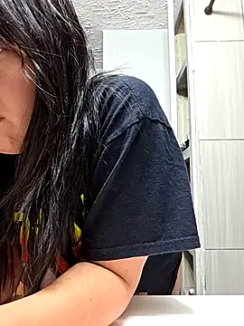 Snapshot of AriannaPena chatting on October 31, 2025, 8:43 pm AriannaPena online show from October 31, 2025, 8:43 pm