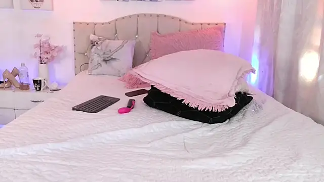 Snapshot of Dulce_Morrys chatting on March 18, 2025, 8:37 pm Dulce Morrys online show from March 18, 2025, 8:37 pm