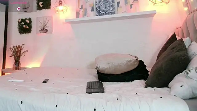 Snapshot of Dulce_Morrys chatting on September 12, 2025, 2:28 pm Dulce Morrys online show from September 12, 2025, 2:28 pm