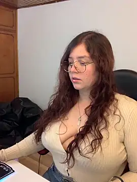 kayortiiz online show from October 18, 2025, 2:03 am