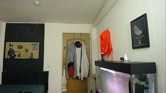 romeolovedark online show from January 6, 2025, 2:04 am