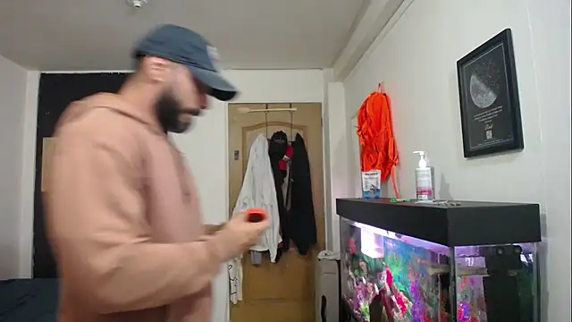 romeolovedark online show from February 12, 2025, 6:40 am