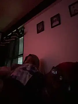 Snapshot of ChocolateBuns101 chatting on December 23, 2024, 7:17 am ChocolateBuns101 online show from December 23, 2024, 7:17 am