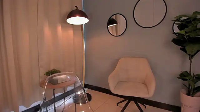 LiaPearce online show from December 2, 2024, 2:30 pm