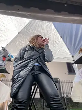 DaisyVibesss online show from February 2, 2025, 9:30 am