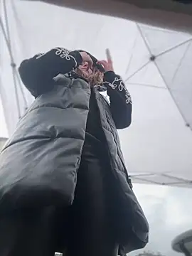 DaisyVibesss online show from March 1, 2025, 3:16 pm