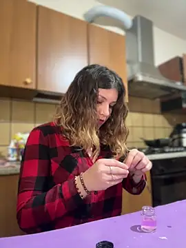 DaisyVibesss online show from March 12, 2025, 11:53 am