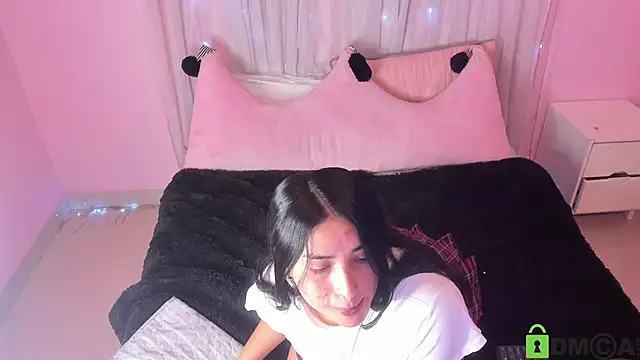 Snapshot of Kirara_22 chatting on December 19, 2024, 4:23 am Kirara 22 online show from December 19, 2024, 4:23 am