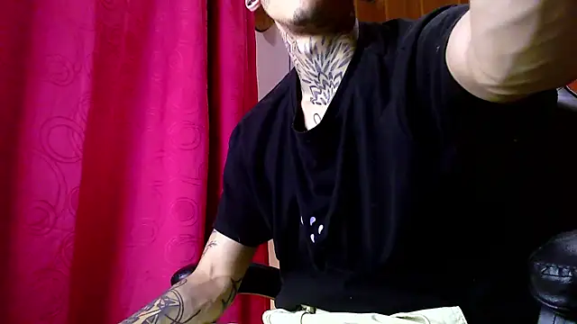 Snapshot of Allan_Keller chatting on October 29, 2025, 6:37 am Allan Keller online show from October 29, 2025, 6:37 am