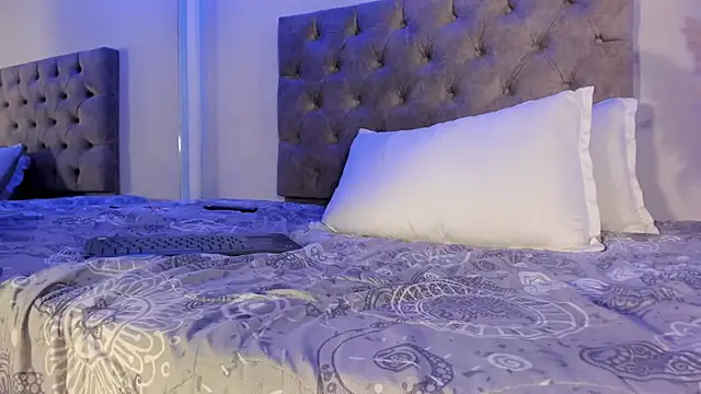 Snapshot of ale_cam chatting on December 15, 2025, 12:37 am ale cam online show from December 15, 2025, 12:37 am