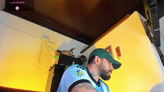 CamiloGray  online show from September 14, 2025, 2:38 pm