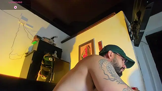 CamiloGray  online show from October 11, 2025, 1:42 pm