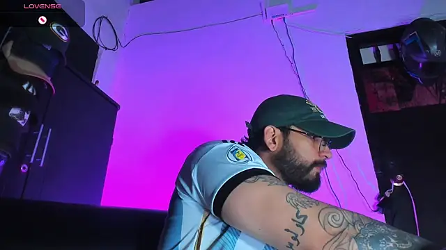 CamiloGray  online show from December 19, 2025, 2:35 pm