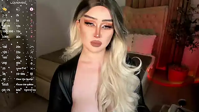 Miss mariahmonroe online show from November 10, 2025, 10:58 am