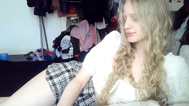 VeronicaJoyful online show from March 10, 2025, 2:26 pm