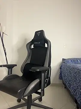 steven smith05 online show from October 7, 2025, 1:36 am