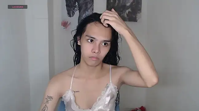 Snapshot of shecutie69 chatting on December 16, 2024, 4:38 pm shecutie69 online show from December 16, 2024, 4:38 pm