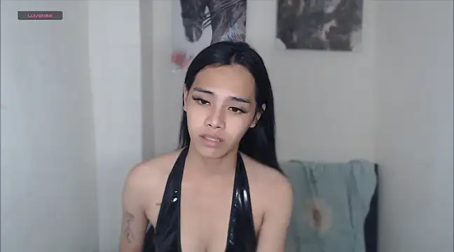 Snapshot of shecutie69 chatting on December 22, 2024, 12:28 am shecutie69 online show from December 22, 2024, 12:28 am