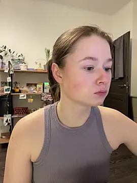 Snapshot of sweetest_pie chatting on December 12, 2024, 8:21 pm sweetest pie online show from December 12, 2024, 8:21 pm