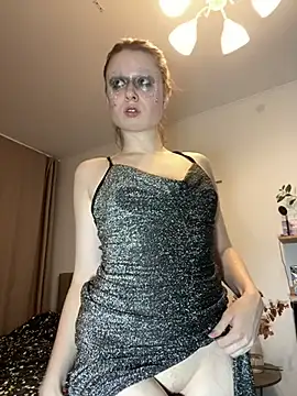 Snapshot of sweetest_pie chatting on December 20, 2024, 11:26 pm sweetest pie online show from December 20, 2024, 11:26 pm