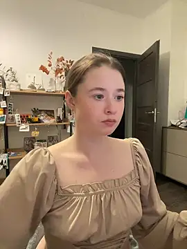 Snapshot of sweetest_pie chatting on February 2, 2025, 9:23 pm sweetest pie online show from February 2, 2025, 9:23 pm