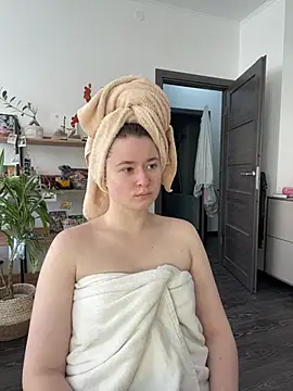 Snapshot of sweetest_pie chatting on February 19, 2025, 12:11 pm sweetest pie online show from February 19, 2025, 12:11 pm