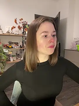 Snapshot of sweetest_pie chatting on February 19, 2025, 6:54 pm sweetest pie online show from February 19, 2025, 6:54 pm