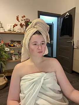 Snapshot of sweetest_pie chatting on February 27, 2025, 12:21 am sweetest pie online show from February 27, 2025, 12:21 am