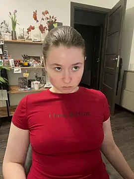 Snapshot of sweetest_pie chatting on March 13, 2025, 6:45 pm sweetest pie online show from March 13, 2025, 6:45 pm