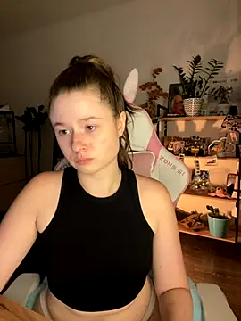 Snapshot of sweetest_pie chatting on September 12, 2025, 8:31 pm sweetest pie online show from September 12, 2025, 8:31 pm