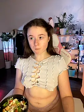 Snapshot of sweetest_pie chatting on September 20, 2025, 3:02 pm sweetest pie online show from September 20, 2025, 3:02 pm