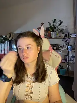 Snapshot of sweetest_pie chatting on September 21, 2025, 3:57 pm sweetest pie online show from September 21, 2025, 3:57 pm