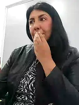 Snapshot of aisha_latina chatting on February 13, 2025, 3:03 pm aisha latina online show from February 13, 2025, 3:03 pm