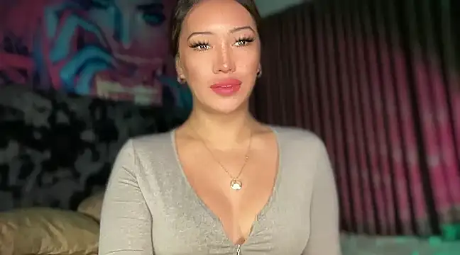 Jasmine Elcock online show from March 17, 2025, 8:19 pm