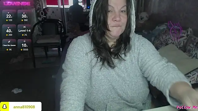 Snapshot of femme_fatale1 chatting on December 14, 2025, 8:41 am femme fatale1 online show from December 14, 2025, 8:41 am