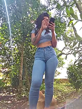 Snapshot of Yuky_ta chatting on February 15, 2025, 6:55 pm Yuky ta online show from February 15, 2025, 6:55 pm