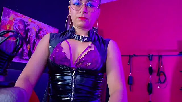 Snapshot of MistressSlut1 chatting on September 27, 2025, 11:26 am MistressSlut1 online show from September 27, 2025, 11:26 am