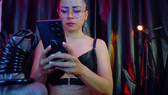 Snapshot of MistressSlut1 chatting on October 8, 2025, 11:19 am MistressSlut1 online show from October 8, 2025, 11:19 am