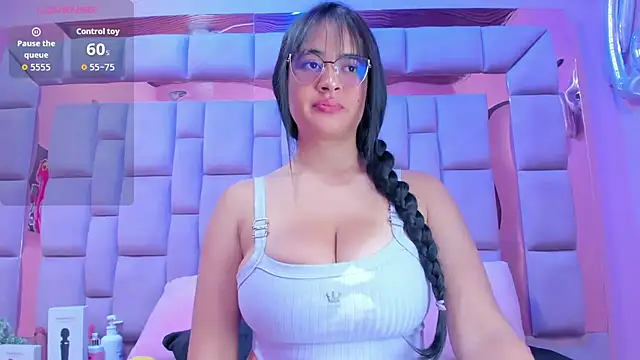 Snapshot of violeta_sexx_ chatting on November 12, 2025, 4:57 am violeta sexx online show from November 12, 2025, 4:57 am