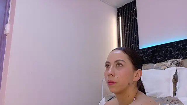 Snapshot of niky_smit chatting on January 24, 2025, 5:53 pm niky smit online show from January 24, 2025, 5:53 pm